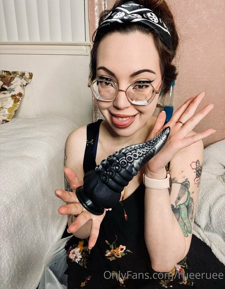 rueeruee ポルノスター セクシー 写真
