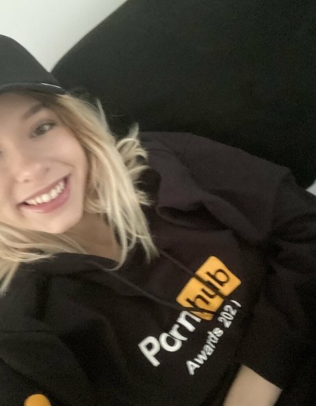 黒檀の厚いオンリーファンズ エロチック 画像