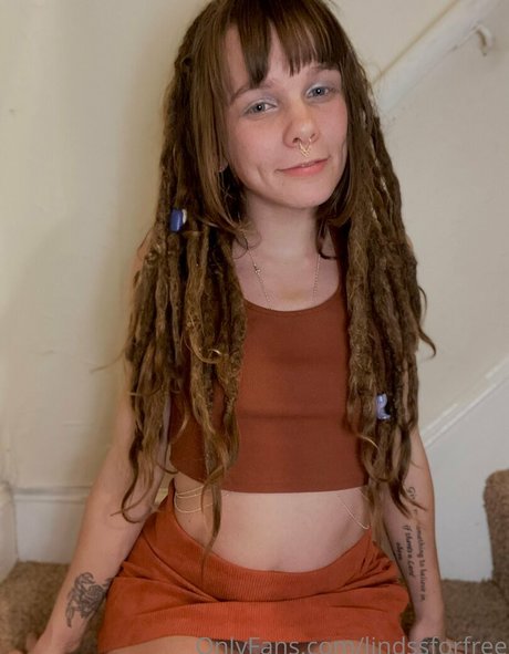 巨乳ゴスオンリーファンズ セクシーヌード 写真