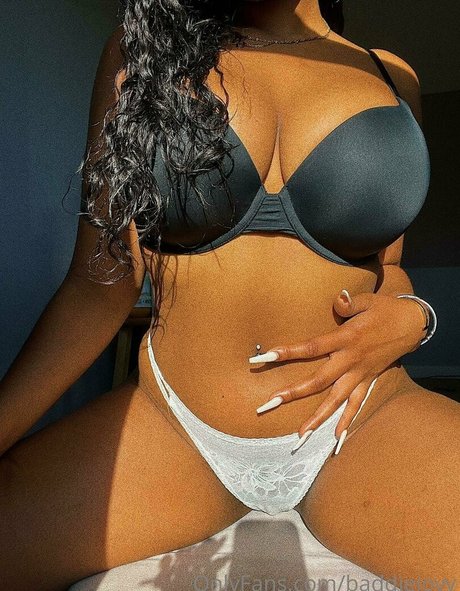 baddiejoyy 完璧なスター 画像