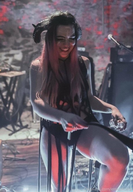 巨乳ゴスオンリーファンズ 無料ポルノ ギャラリー