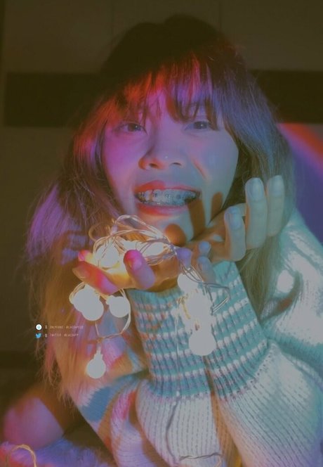足の足 オンリーファンズ セクシー 写真