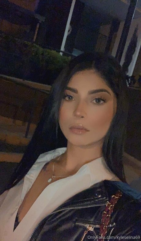 selenakyle69 ポルノモデル 写真