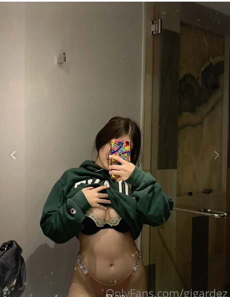 セクシーなアジア人オンリーファンズ セクシーヌード 写真