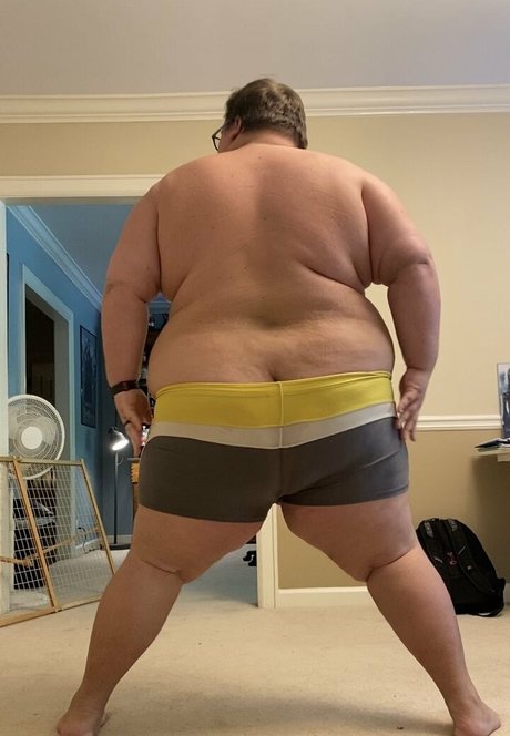 tychub 完璧なモデル 写真