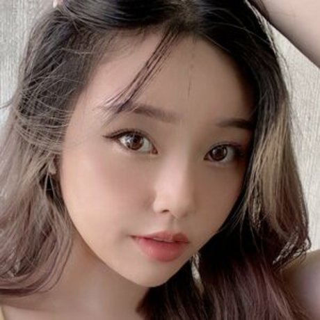 Canahry セックスポルノスター 写真