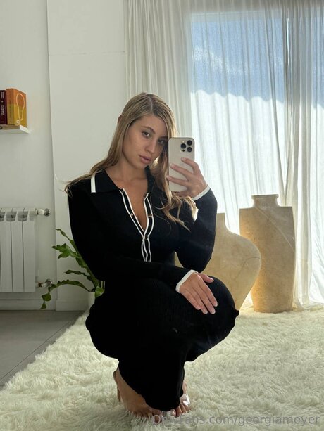 痩せた美女オンリーファンズ ポルノグラフィック 写真