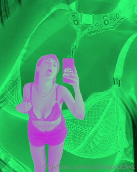 Victoriapeachxx 美しいポルノスター 画像