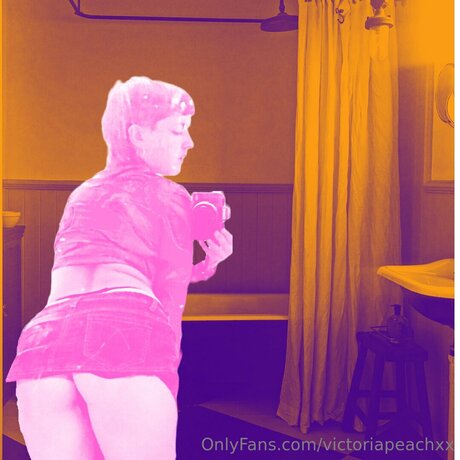 Victoriapeachxx ポルノ女優 写真