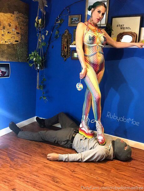 Rubydotmaefree セクシーモデル 写真