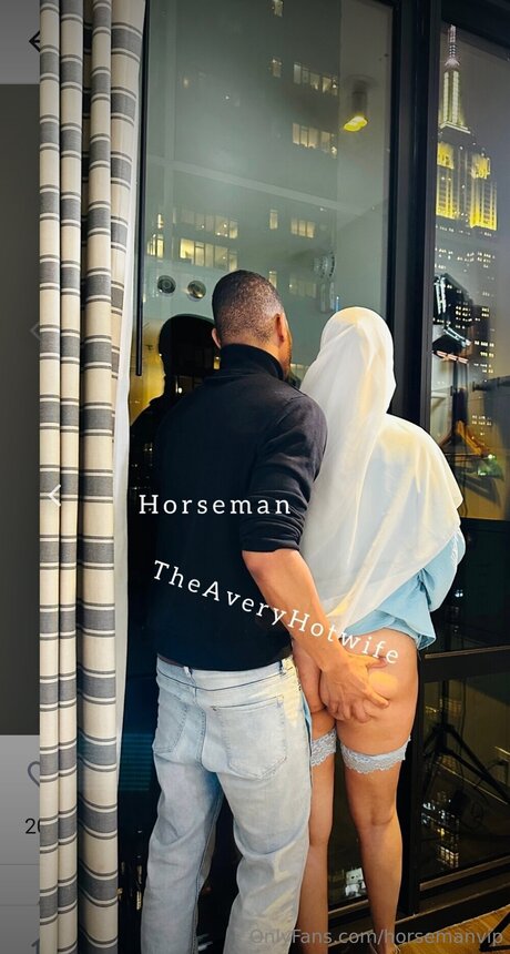 男性ポルノスターオンリーファンズ アダルト 写真