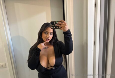 Ramonasanziana 完璧なスター 写真