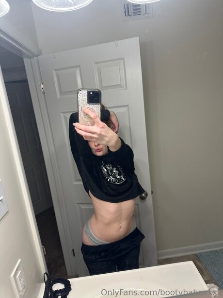 Bootybabexxxx エロティックなスター 画像