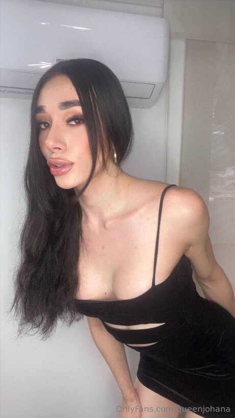 Queenjohana 無料女優 写真