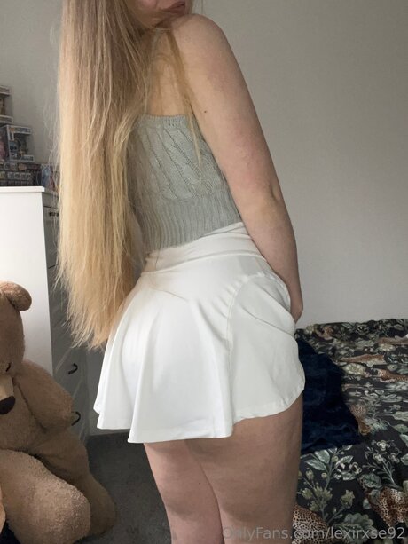 Lexirxse92 セクシーモデル 画像