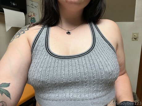 Ladybee123 モデル 写真