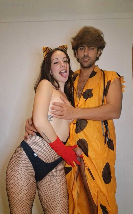 Quenomirees セックスポルノスター ギャラリー