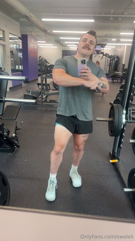 Swoleli アート女優 写真