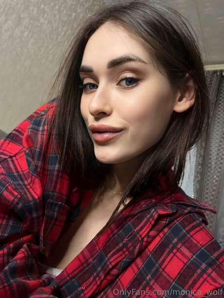 Vivian Tul 裸の女優 写真