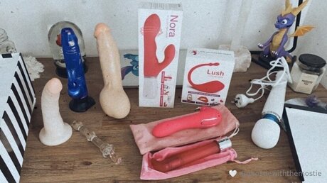 Slasher J 美しいポルノスター 写真