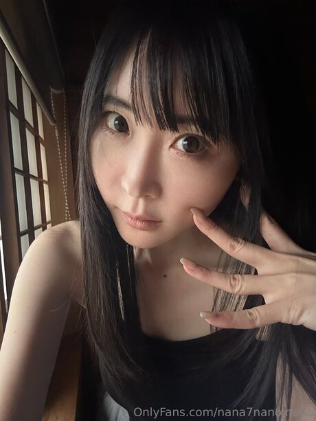 Nana7nano Nano エロティックなポルノスター 写真