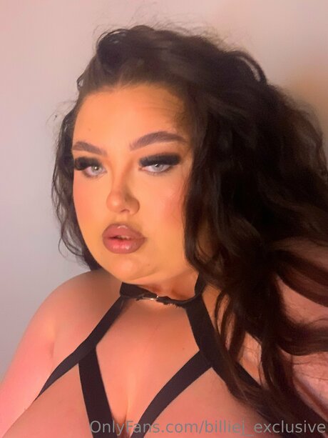 ブルネットのティーンオンリーファンズ セクシー裸 画像