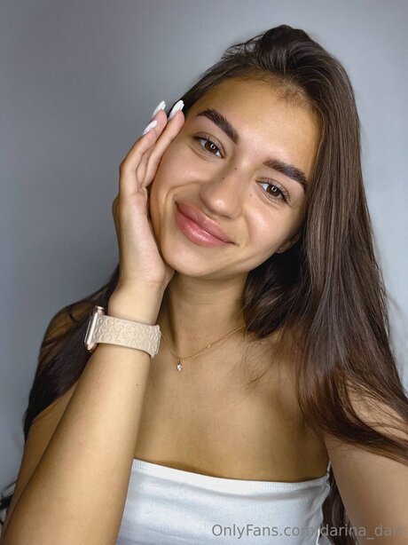 Darina Dari アダルトスター 写真