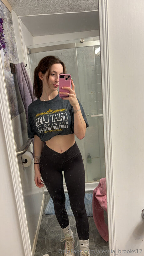Alessia Brooks12 最高のスター 写真