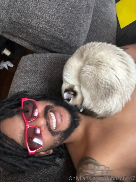 Tjohnson447 裸のポルノスター 写真