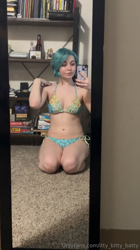 Itty Bitty Batty ポルノスター 素敵 写真