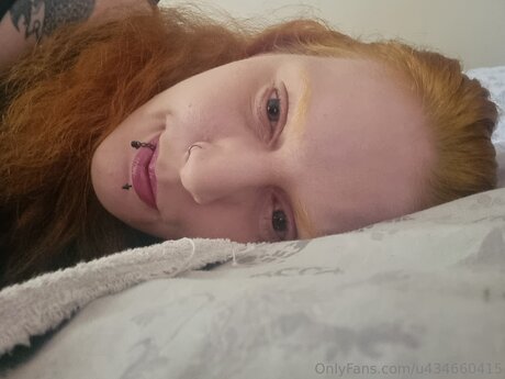 U434660415 スター 裸 ギャラリー