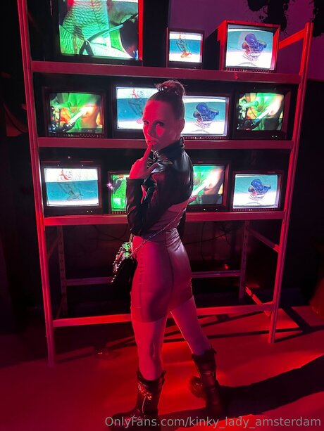 Kinky Lady Amsterdam かわいいスター 画像