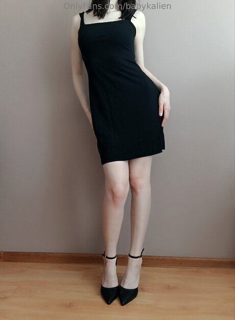 Babykalien ポルノスター HD 写真