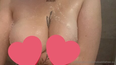 Emobaddiefree Xx ポルノスター 独占 写真
