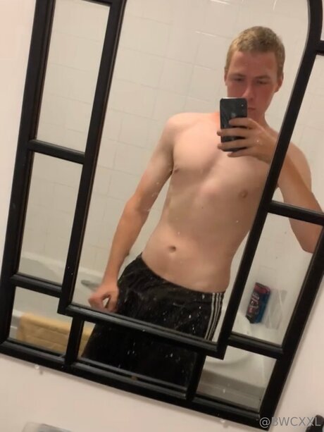 裸のシャワー オンリーファンズ 限定 写真