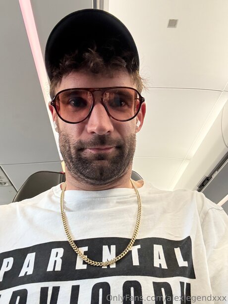 不和 xxx オンリーファン ポルノ 画像