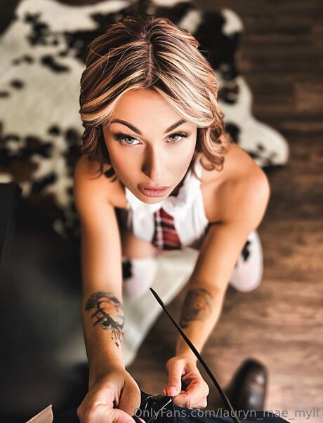 Lauryn Mae Mylf ホットモデル 写真