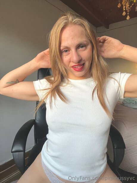 オタクなティーンのオンリーファンズ ホットセクシー 写真