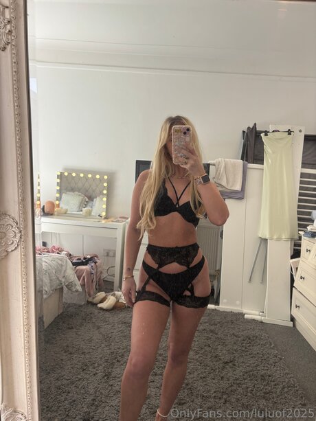 毛深い足のオンリーファンズ アートxxx 画像