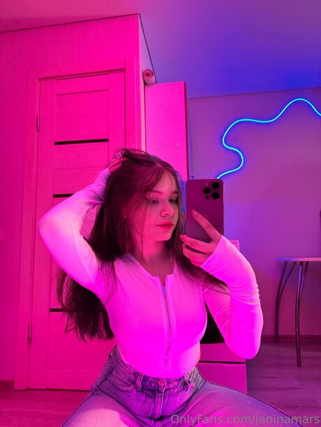 Janinamars 可愛いモデル 写真