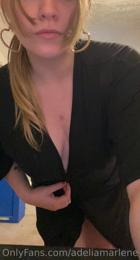 Adeliamarlene スター ヌード 画像
