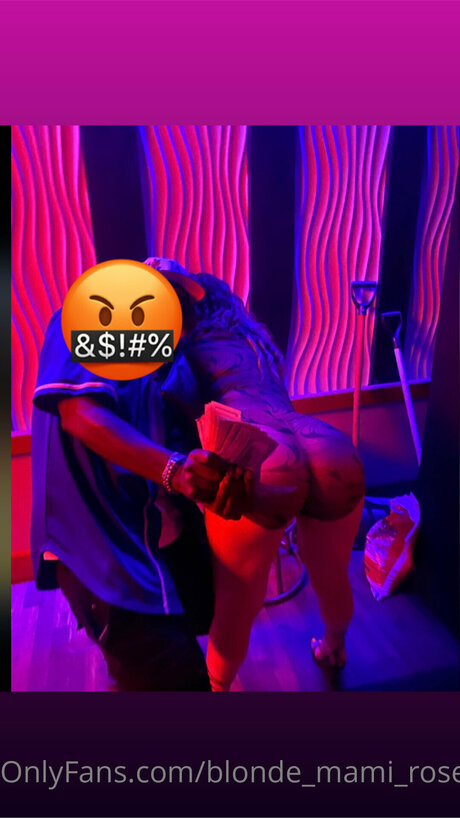 赤毛のお尻オンリーファンズ ヌード 写真