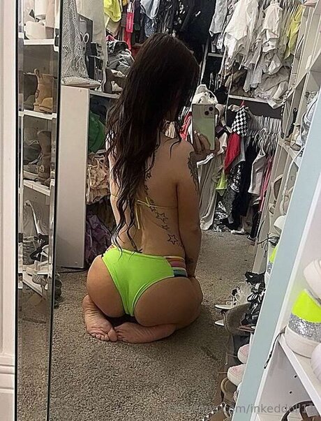 エボニー無料オンリーファンズ 美しいヌード 画像