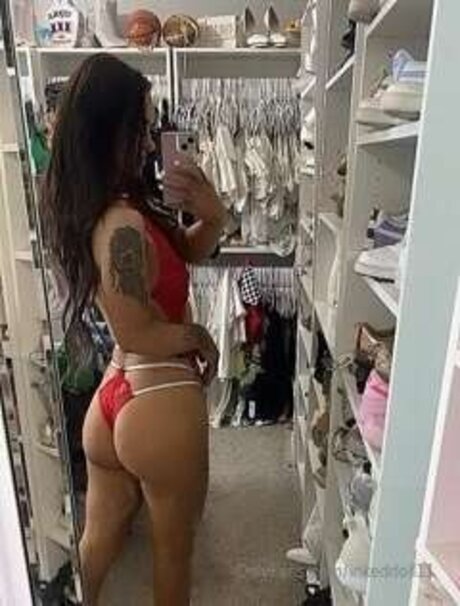巨乳 パイズリ オンリーファンズ ホットセックス 写真