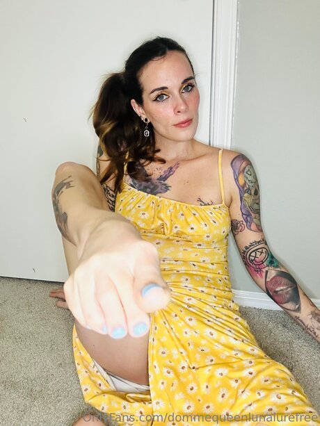 アウトドア 熟女 オンリーファンズ 美しい裸 写真
