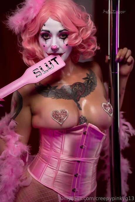 Creepypinkyg13 ホットなモデル 写真