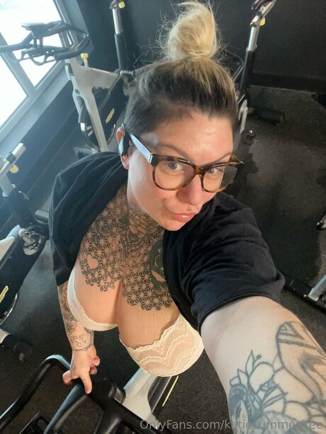 Katiesummerfree 無料のスター 写真