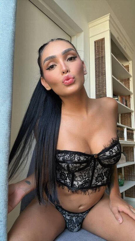 Miaflamee 無料モデル 写真