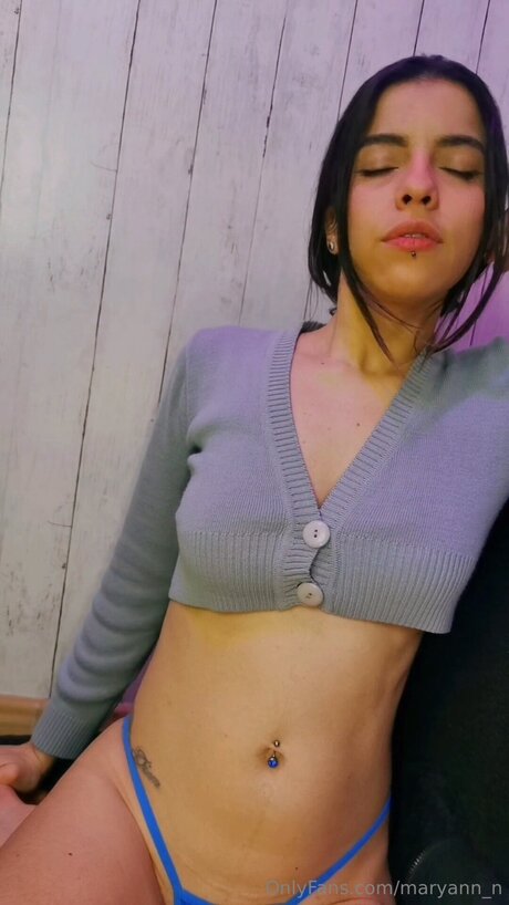 アジア人カップルオンリーファンズ ホット裸 画像