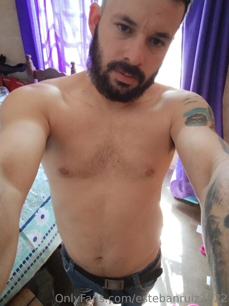 Estebanruiz2022 素敵なモデル 写真